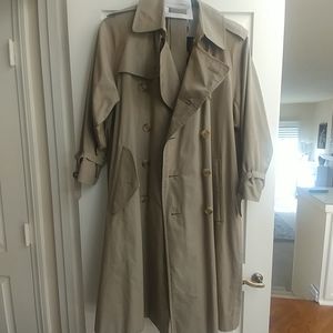 Mens Burberry Trench .